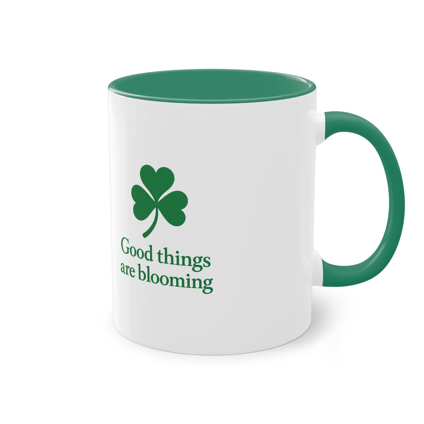 Taza con Trébol “Good Things Are Blooming” — Diseño Positivo de 11 oz con Dos Tonos