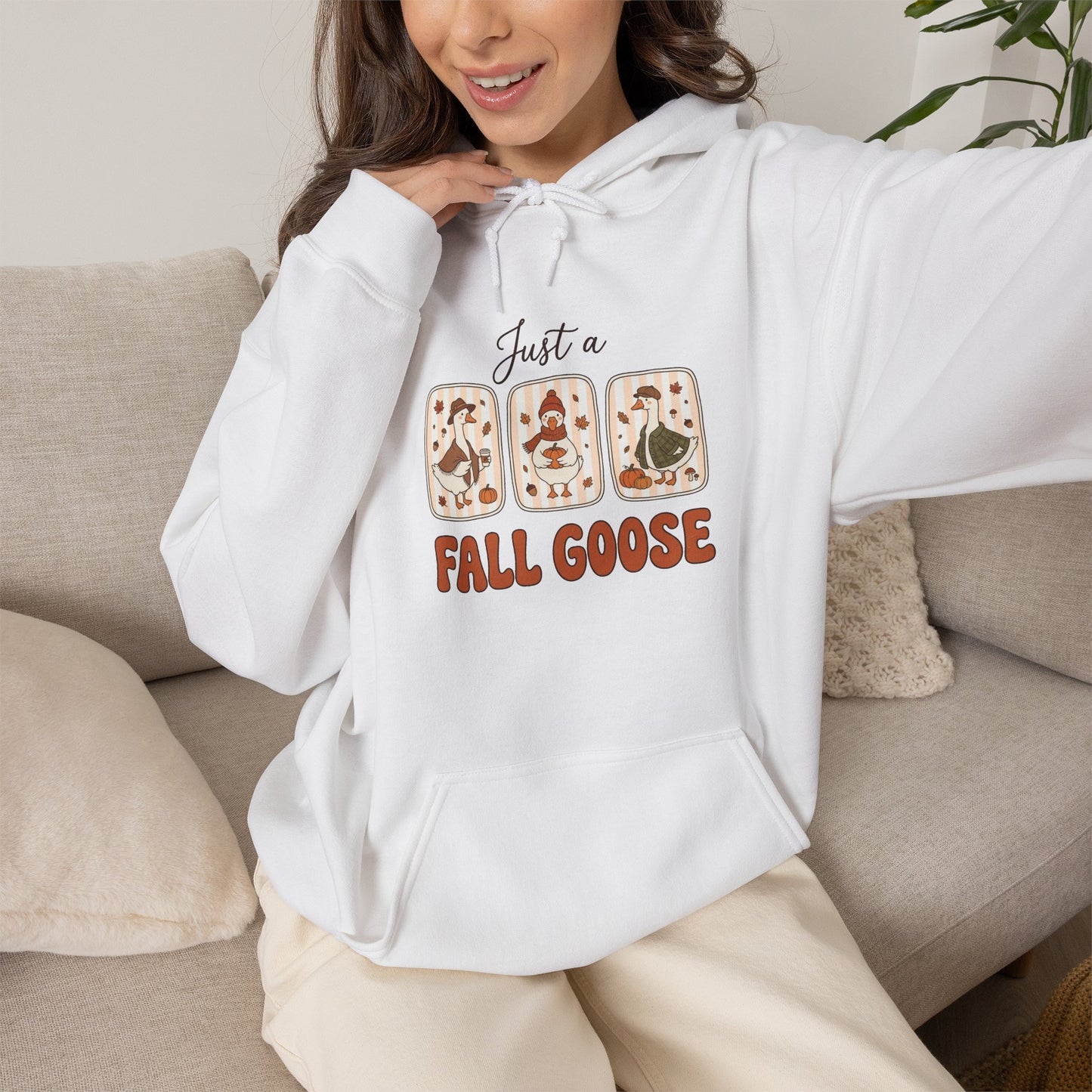 Sudadera de Otoño con Ganso — Diseño “Just a Fall Goose” Acogedor y Divertido